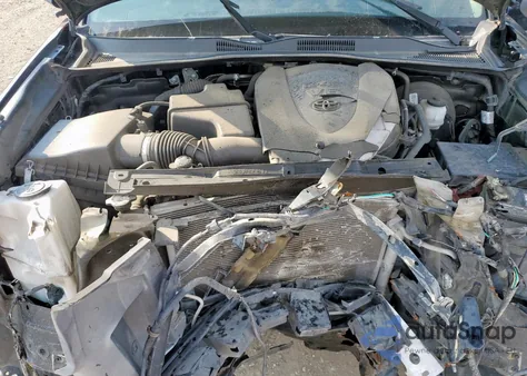 2021 Toyota Tacoma Double Cab z USA, uszkodzony, nr VIN 5TFCZ5AN3MX267317